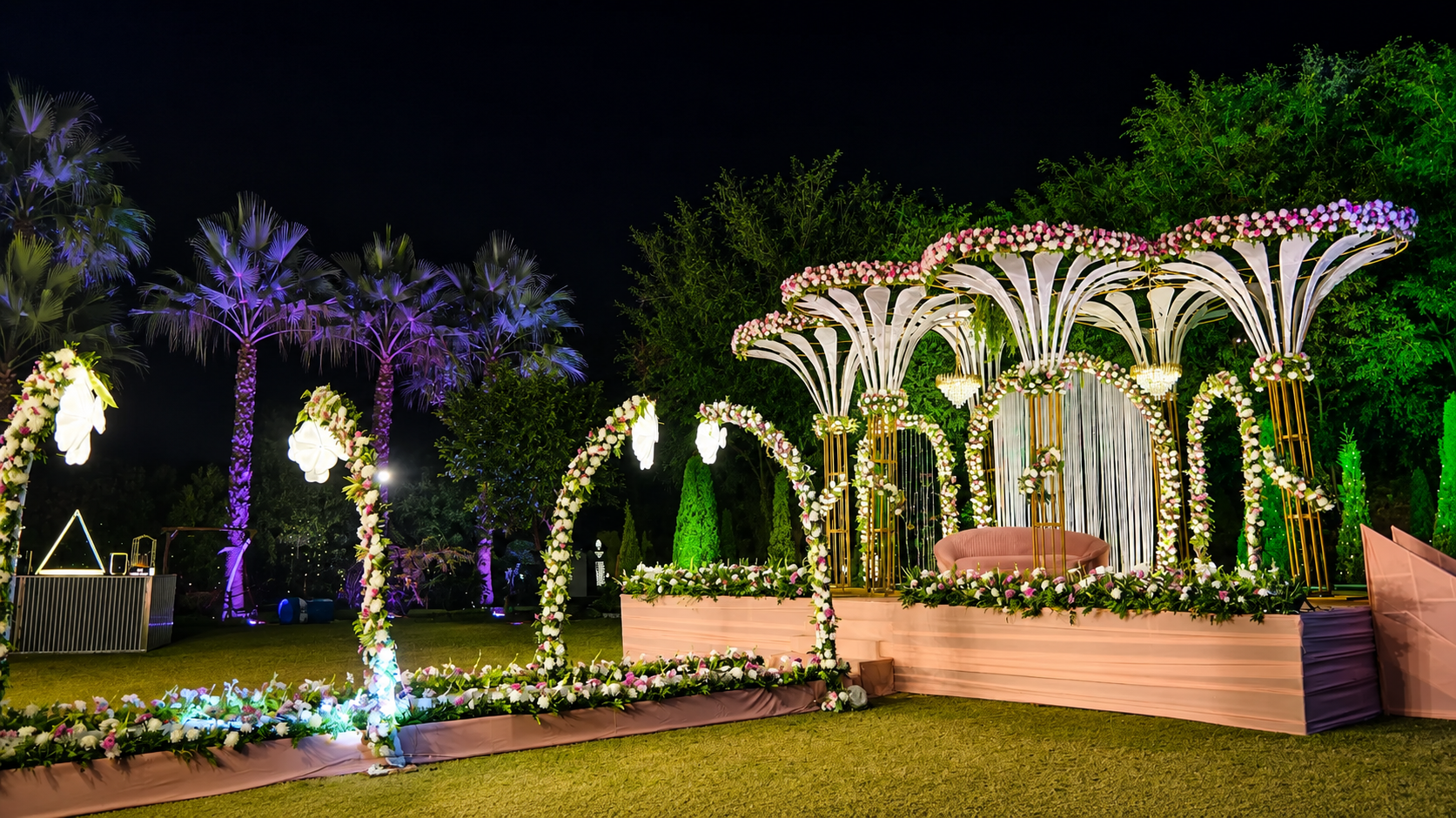 Evening wedding mandap at The Banyan Retreat, Jim Corbett